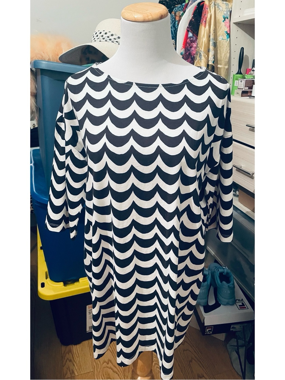 Uniqlo x Marimekko Black and White Wave-Print Mini Tee Dress size medium
